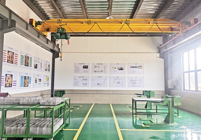 液压件无尘修理室