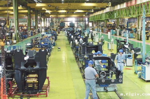 装载机装配流水线